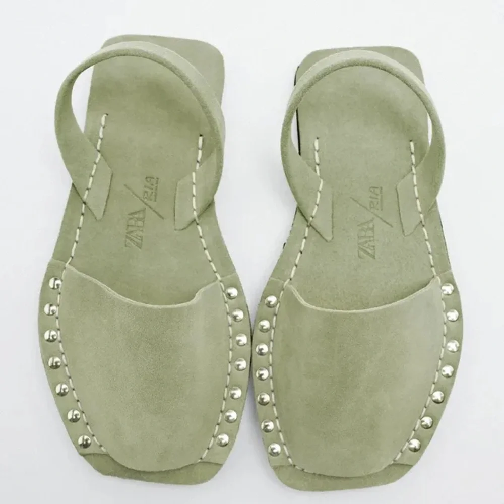 Zara RIA collaboration artisan leather sandals, neutral sage green - Picture 6 of 10